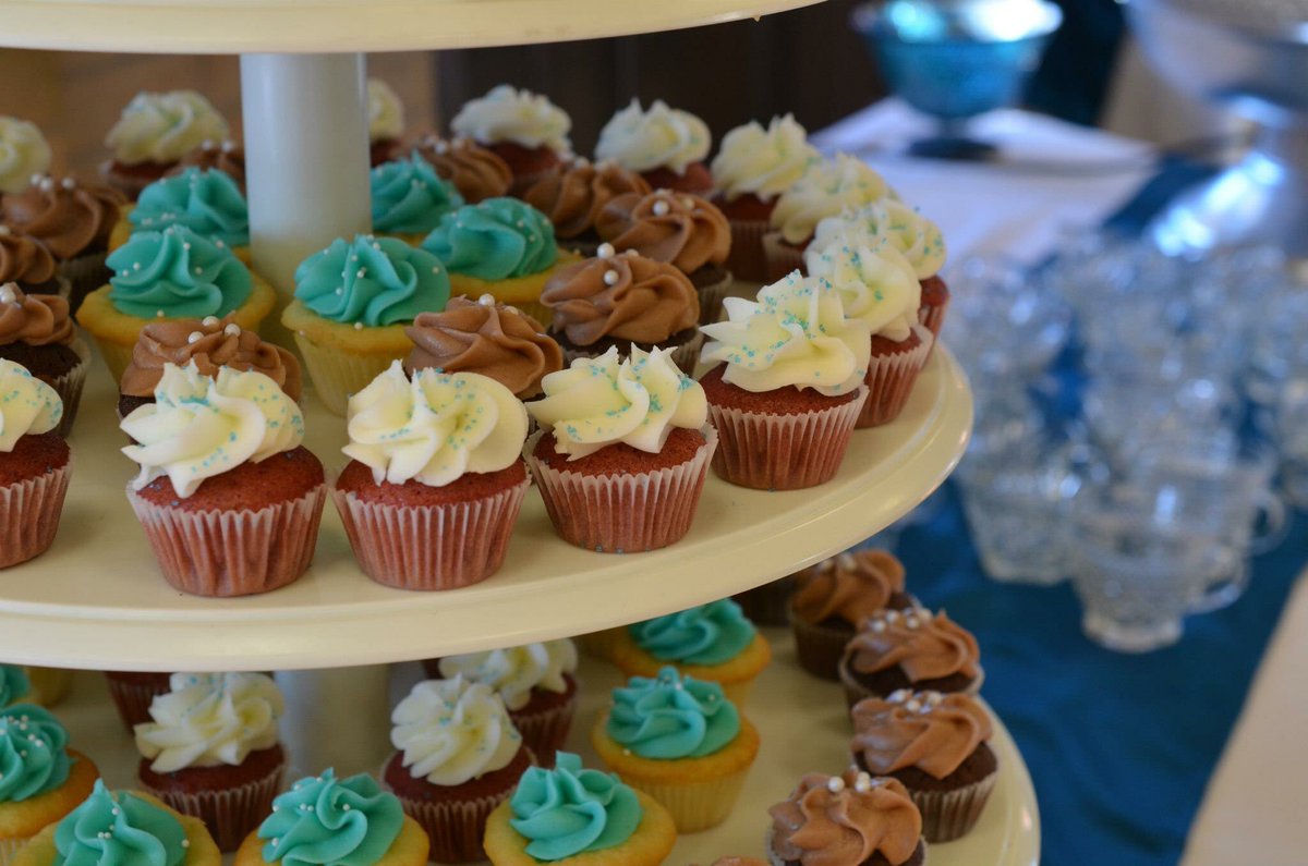 Monkeycakes_CA's tweet photo. Soon...we will be announcing details about our new Coffee &amp; Monkeycakes Minis service for office meetings &amp; breaks. We’ll have special pricing for 10 people to large meetings. Free delivery within city limits. Stay tuned!!!!!! #monkeycakes #monkeybrewcoffee #happyemployees https://t.co/BbkVs2IFli