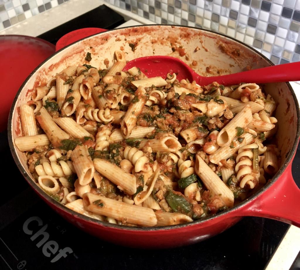 This Pasta e Fagioli recipe is perfect for tasty, quick, easy, cheap and filling meals made of ingredients you can keep on hand. via @VeganRVr buff.ly/2OE7nfb