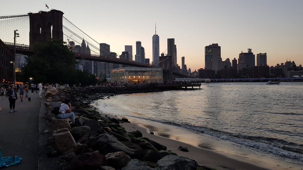 FloWeiss86's tweet photo. #USA, Stop 1 - #NewYork. 🇺🇸😎🥩 #HolidayFloW #Flitterwochen #Urlaub #4Wochenfrei #OffOffice #OutOfOrder https://t.co/yFHeXDi4DN