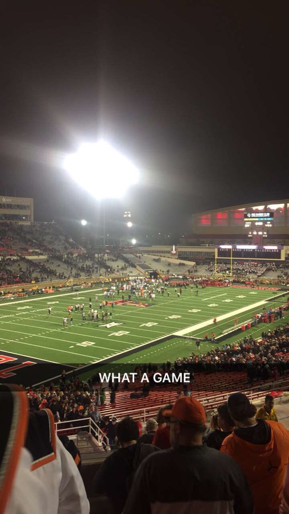 thatgeekjake's tweet photo. The only thing in lubbock worth seeing is the goodbye sign #wrecktech #techhateweek https://t.co/LlnUxnp5Xk