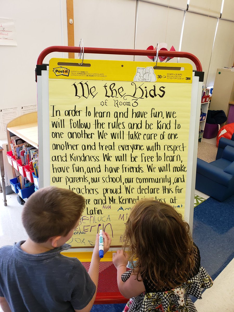 MsMcIntyreSL's tweet photo. Constitution day activities! #wethekids @syracuselatin @SyracuseSchools https://t.co/Fl2OpEplrO
