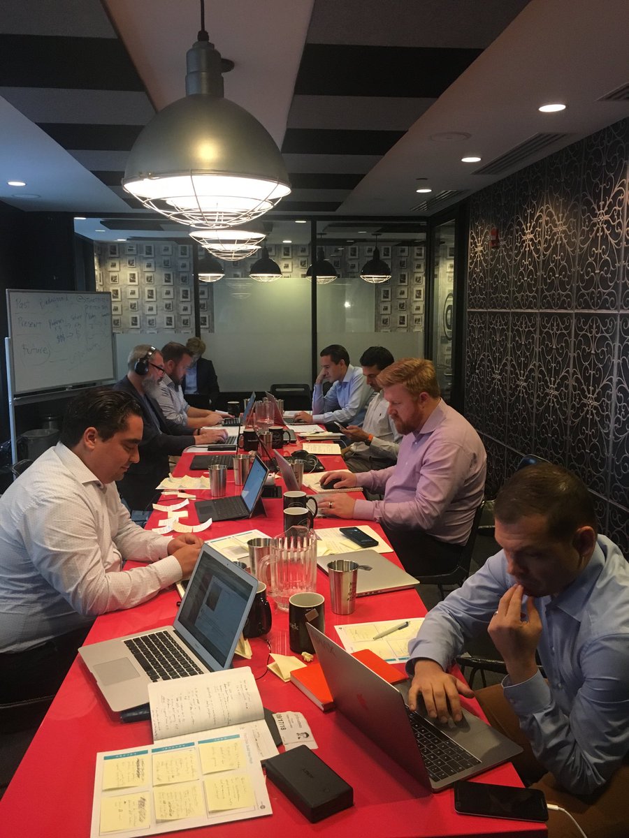 splendit1111's tweet photo. The shorter the pitch the longer the prep. #vleadersfintech https://t.co/KUgcvbMBJv