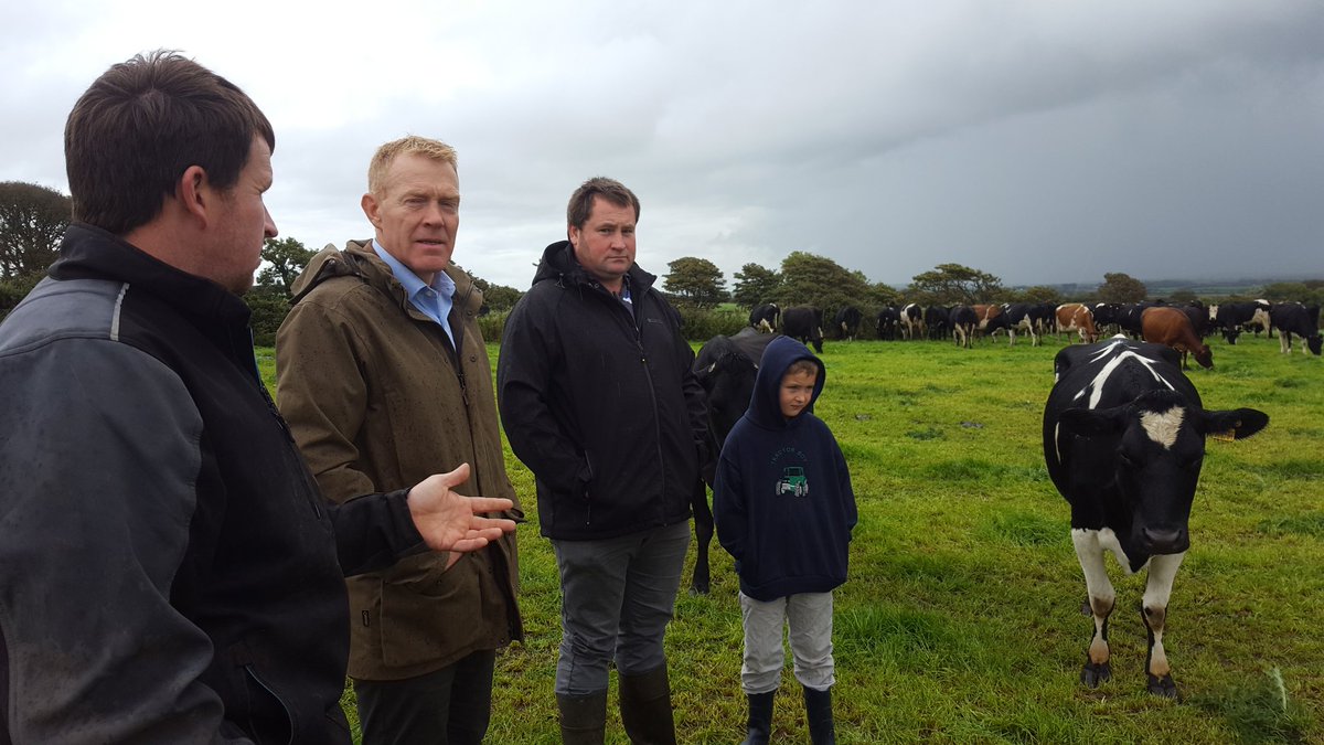CKneale's tweet photo. Spent the weekend showing @AdamHenson just what the #isleofman farming has to shout about #farmiom #iomfoodfest #iombiosphere https://t.co/ND8C1rzopW