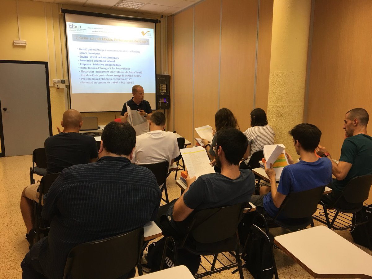 ballarinmontse's tweet photo. Avui es un gran dia per @EscolaVirolai. Iniciem juntament amb el Gremi d’instal.ladors @EGIBCN el Cicle Formatiu d’Eficiencia Energètica amb col.laboració amb les empreses d’un sector en creixement i amb enormes possibilitats d’inserció laboral. Gràcies a tots per la feina! https://t.co/2srA0U6iVx