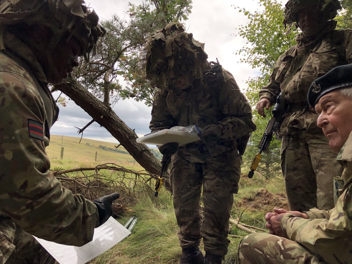 8RIFLES's tweet photo. Today the Battalion was visited by @RiflesRegiment Honorary Colonel for Yorkshire, Col Brian Denney TD DL, to visit our #yorkshirewarriors. Step change from our freedom parades in Leeds and Wakefield this weekend! https://t.co/AS6Slgvvv0