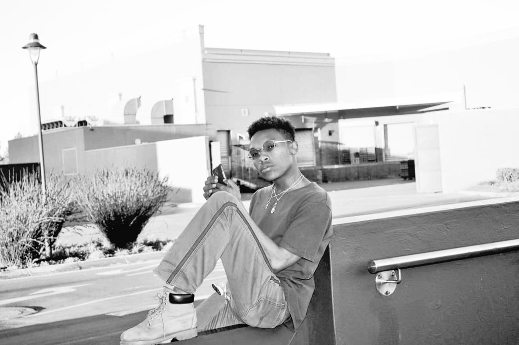 Merrie73294958's tweet photo. Life was easy until your girl gave me head💔 https://t.co/6Fmu1FXYHK
