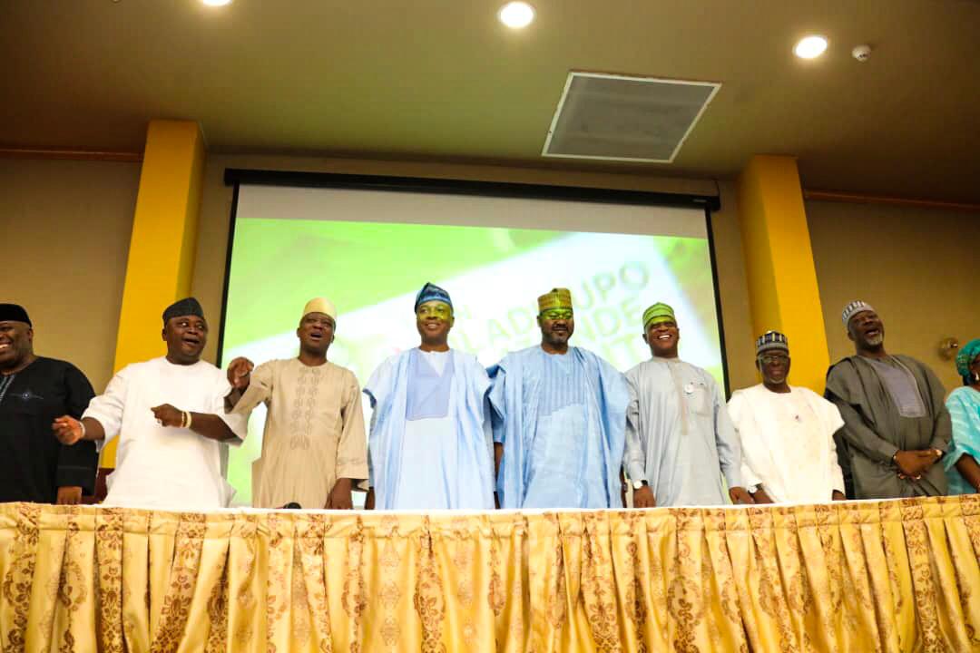 wagzie01's tweet photo. Addressing PDP Delegates and Party leaders in Ogun State today, Dr. @bukolasaraki let them know that as the world economy experiences rapid changes, we need a President that can work with the private sector to #GrowNigeria and create jobs https://t.co/8PxNAV5Maz