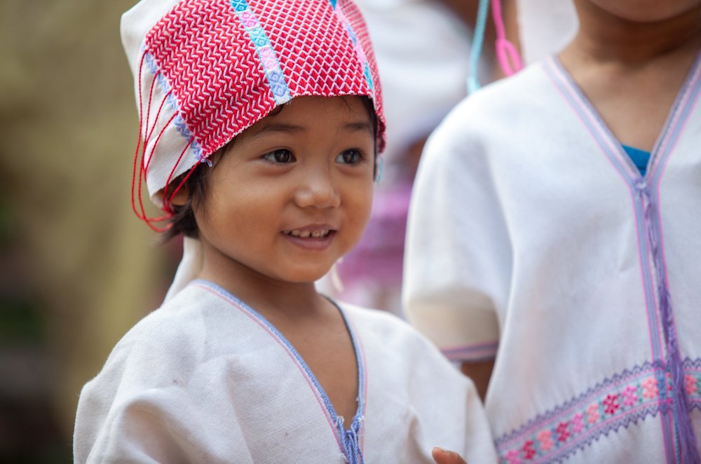 HIParisNotreDam's tweet photo. Smile of a young #karen! We support the #association Enfants du Mekong @Enfantsdumek to find her a sponsor to go to school. Discover the #sponsorship on
https://t.co/Lkl34nfTK7! © @ antoinebesson1
#childrenofAsia #school #childrensright https://t.co/luRfqu9W2i