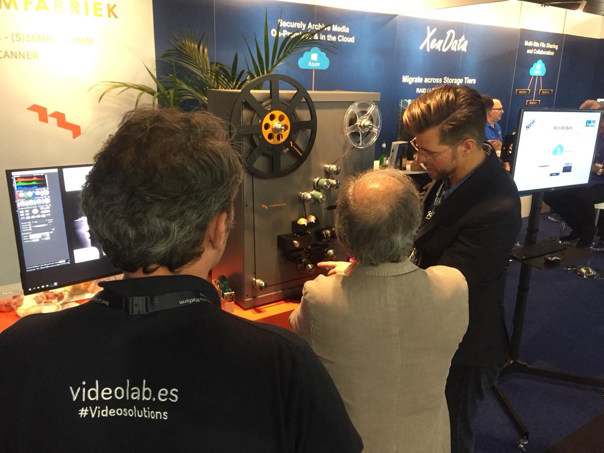 videolab_bcn's tweet photo. ¡Seguimos en el @IBCShow de Ámsterdam! Mañana último día del certamen.
#IBC2018 #IBCShow #IBC365 #filmscanner #barcelona #laboratorio https://t.co/V0U9oEmF0d