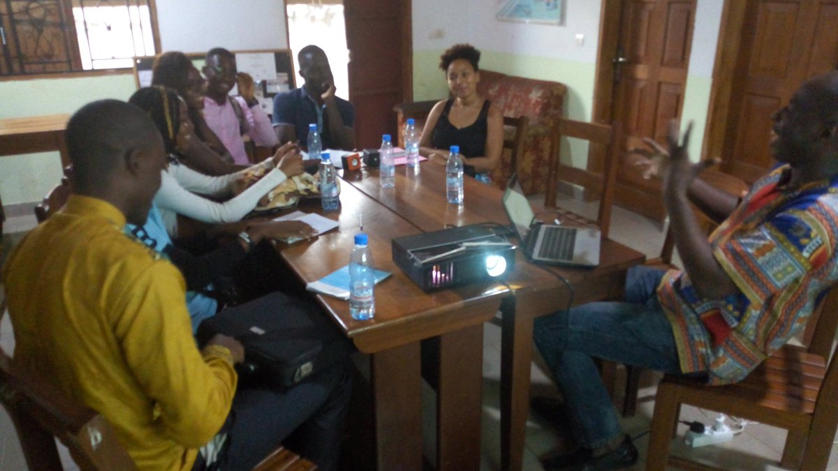 kollanutters's tweet photo. Actuellement dans notre espace de #coworking 
Nutspace formation 
Theme: comment présenter son projet devant un investisseur 
#nutspace #coworkeur #itkola #startup #startup237 https://t.co/7pdTH3skgv