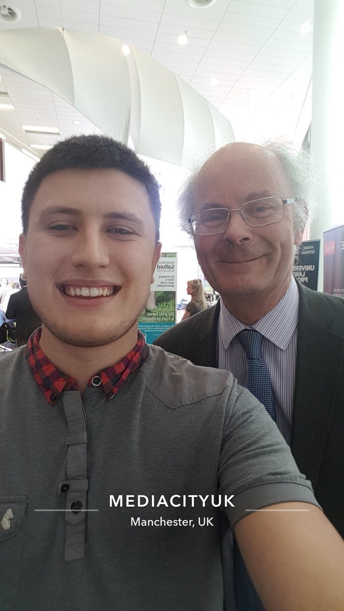 Happy to get @AgiBergman @JoePorterUK @BroadhurstJosh @NaomiOgbeta and @allaboutAl back together to talk #brexit on @bbc5live @BBCNews - fair play to Josh for getting the all-important Curtice selfie