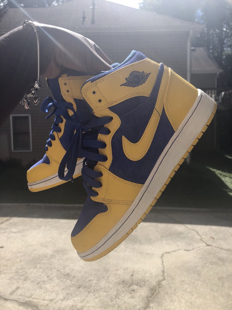 Baby__Jass's tweet photo. #NewShoeAlert 🤧🤧 https://t.co/1nV5UF2bnV