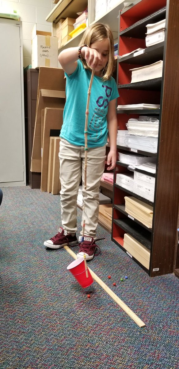 SwalesKelly's tweet photo. Students design a device to clean up contaminants without going near them and with limited materials. @swartz_creek @dieckk5 https://t.co/ZHDvV8YPRd