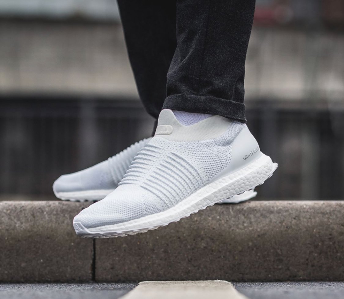 BOOSTLINKS's tweet photo. ENDS TONIGHT‼️
adidas Ultra Boost Laceless White 
$84 shipped, retail $180
use code SEPTSALE
=> https://t.co/W6VH6kGYoM https://t.co/nhWJh4kMLo