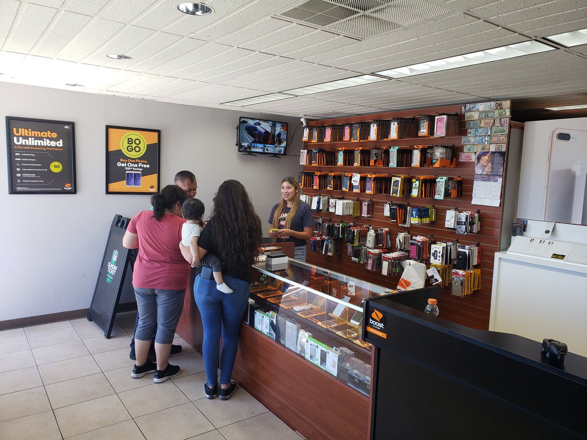 CGuzmanVIP's tweet image. Downey Wireless starting the week right! 3 port from Metro PCS! @DaveBerginVIP @noreen_vip @MichaelHarnVIP @Alicia_SPG @SPG_clif #VIPROCKS
