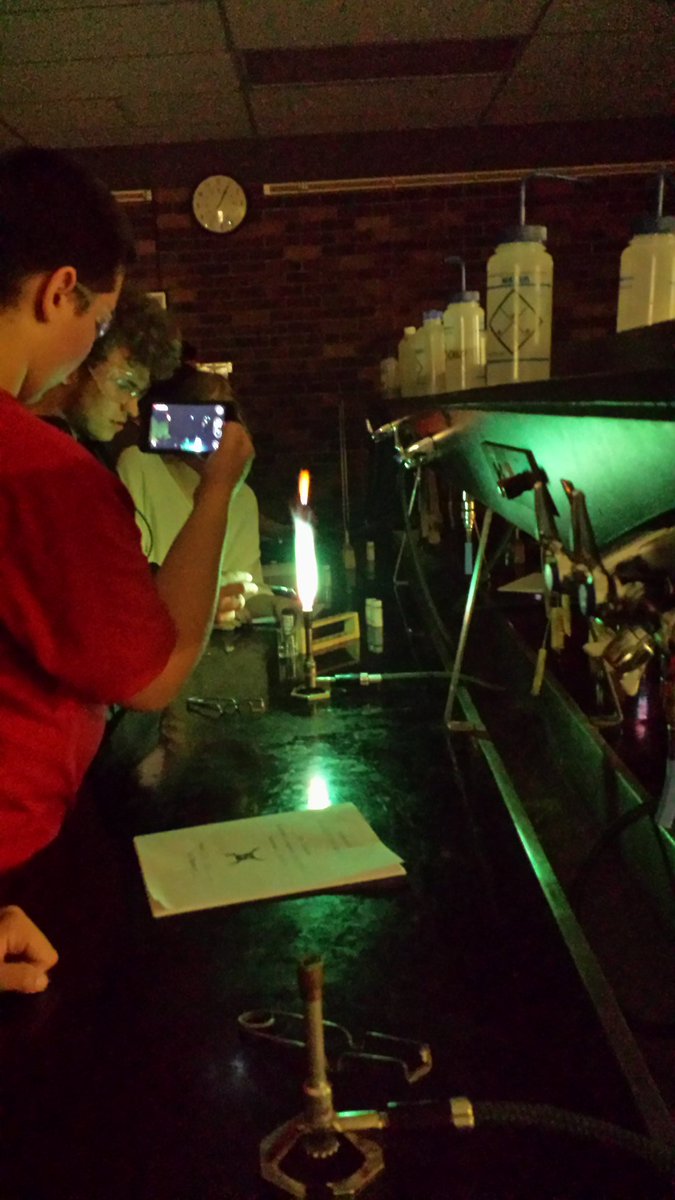 ThatMrTomkins's tweet photo. Science 14 flame test!  Always a favorite.  @SabreScience @SalComp https://t.co/D5wOcXMthv
