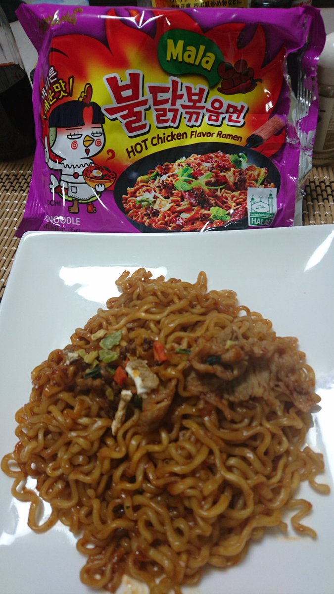 韓国激辛インスタント焼きそば 韓国激辛インスタント焼きそば