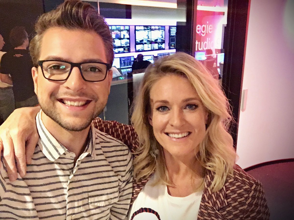 Vanavond weer achter de <a href="/EditieNL/">editienl</a>-desk samen met <a href="/margreetbeetsma/">Margreet Beetsma</a>! #EditieNL #RTL4 <a href="/RTL4/">RTL</a>