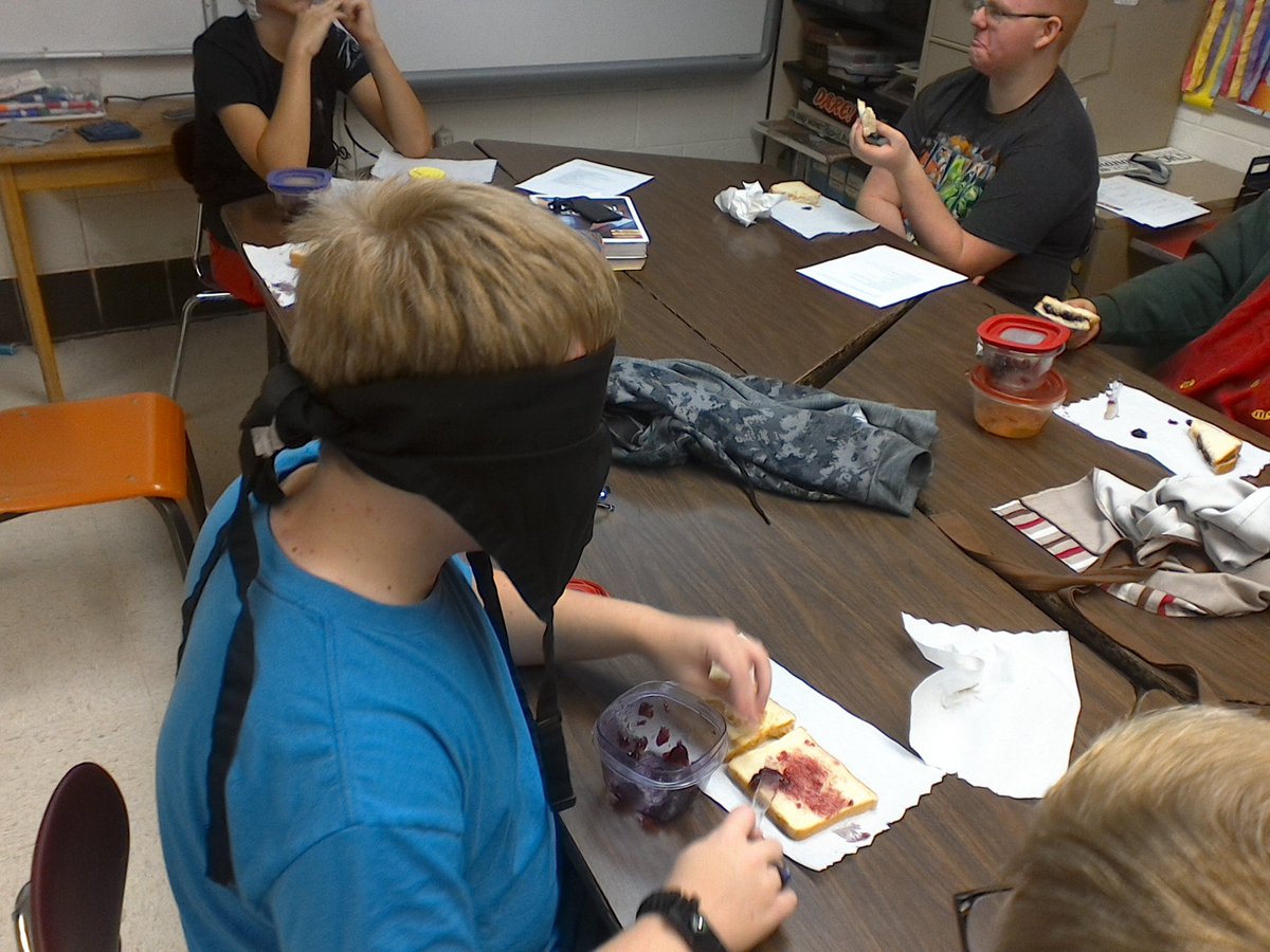 caschaer's tweet photo. PBJ day, learning how to follow directions
#twolves7prideMHS https://t.co/zzKeenm9Id