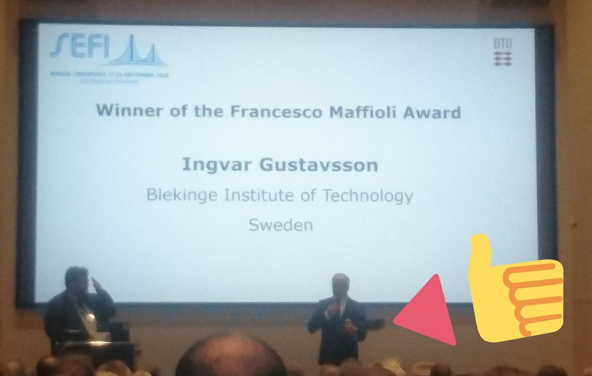 This is by far the coolest trophy imaginable: A #LEGO kit to build your own trophy! (coming with the task to deliver a picture of the final trophy) #sefi2018