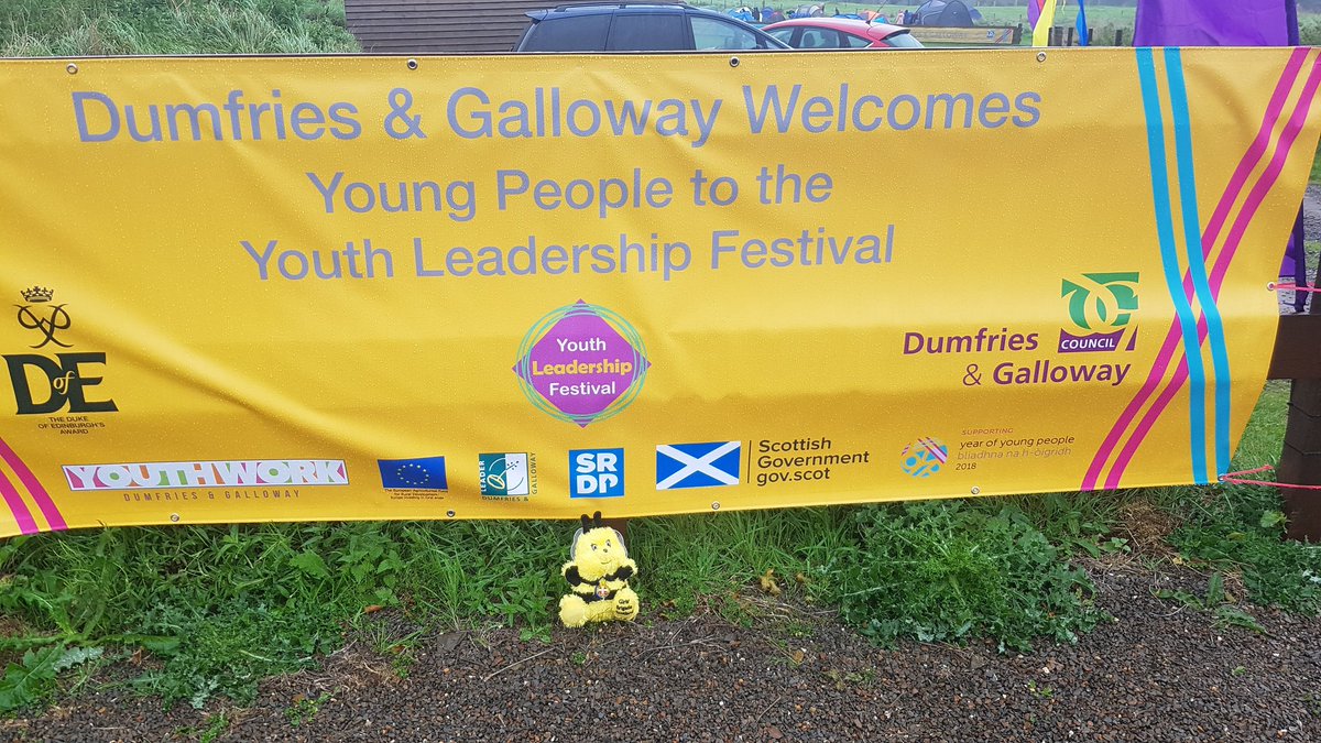 MaggieBeeGB's tweet photo. We made it safe and sound and we are all registered this morning!
Watch out for all my bee adventures this week with @JaynieeCee
#GB125 #GBtheplacetoBEE #Ambassabees #MaggieBee #1stWishawGB #DukeofEdinburghAward #GoldResidential #YLFest18 #BeeAdventures https://t.co/euQWr3XPM7