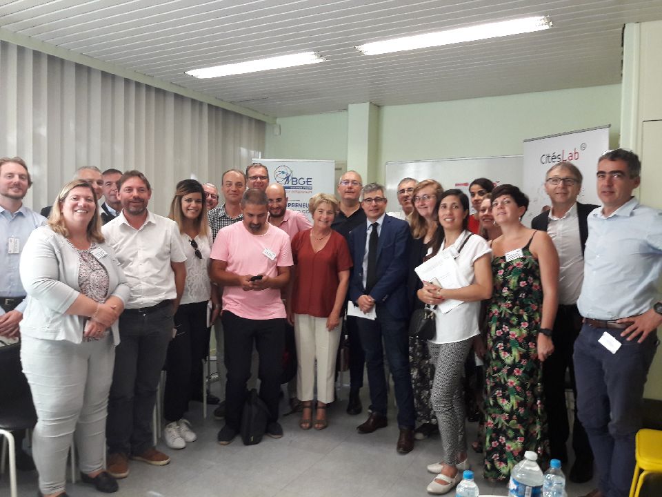 bfc_region's tweet photo. 2/2 Elles ont en outre participé à des #debats et #echanges autour du parrainage avec les spécialistes de la #création et #reprise d'#entreprise d' @BGEFrancheComte ! https://t.co/B86o2gN0i0