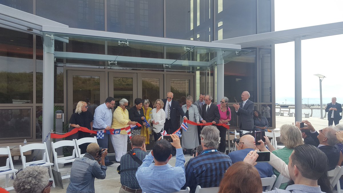 QBridgeProgram's tweet image. Gorgeous day for ribbon cutting! Congratulations to @cityofnewhaven and @Canal_Dock!
