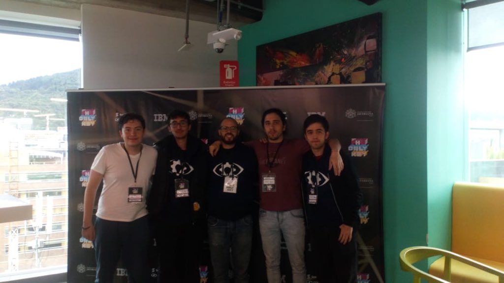 IEEEPUJ's tweet image. Este fue nuestro equipo para representar a @PUJIngenieria  e #IEEE en la #Hackathon organizada por @ScotiaColpatria e @IBMColombia. Llegando al tercer lugar del primer reto. Felicidades a nuestros voluntarios. #TheOnlyKey.