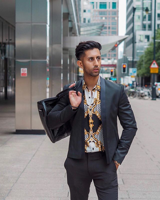 The start of another week, it’s crazy how we are almost at the end of the 3rd quarter of 2018. 
___________________________________________
#mensfashionblog #workwearstyle #menwithclass #ootdmen #whatiwear #canarywharf #londonfashionweek #lfw ift.tt/2OAXYok