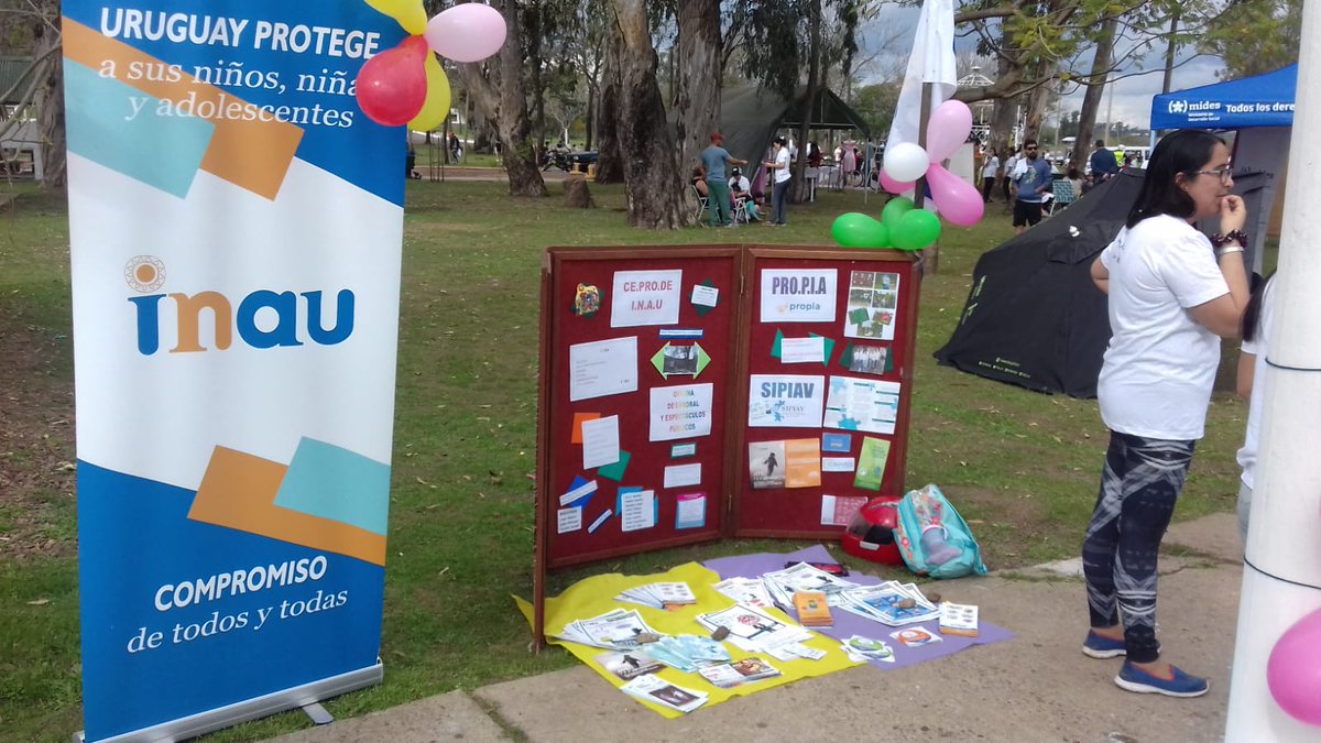 inau_oficial's tweet photo. #CEPRODE se mueve en #Artigas 💪 Así participa el equipo en la Expo Socioeducativa de Bella Unión, en el marco de la 5K junto a las demás instituciones locales. https://t.co/mYCpICsKZ7