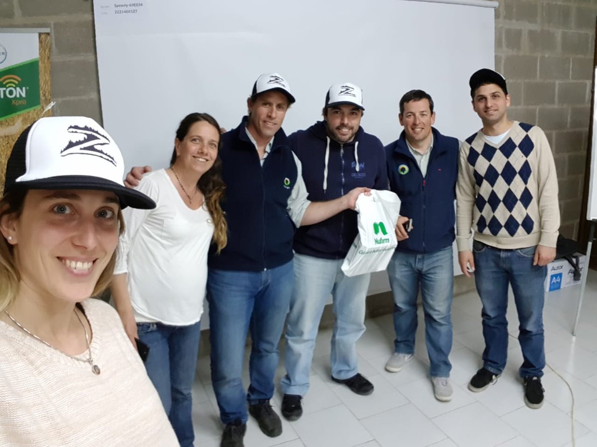 sumitomochem_ar's tweet photo. #NufarmFederal 🇦🇷 Dónde pasa #ZethaMaxx, no pasan las malezas. Estuvimos en Trenque Lauquen de capacitación junto a nuestros amigos de Fullagro. Todos testigos de la efectividad de nuestro herbicida 🔥 🌱 https://t.co/kW9LUrbYML