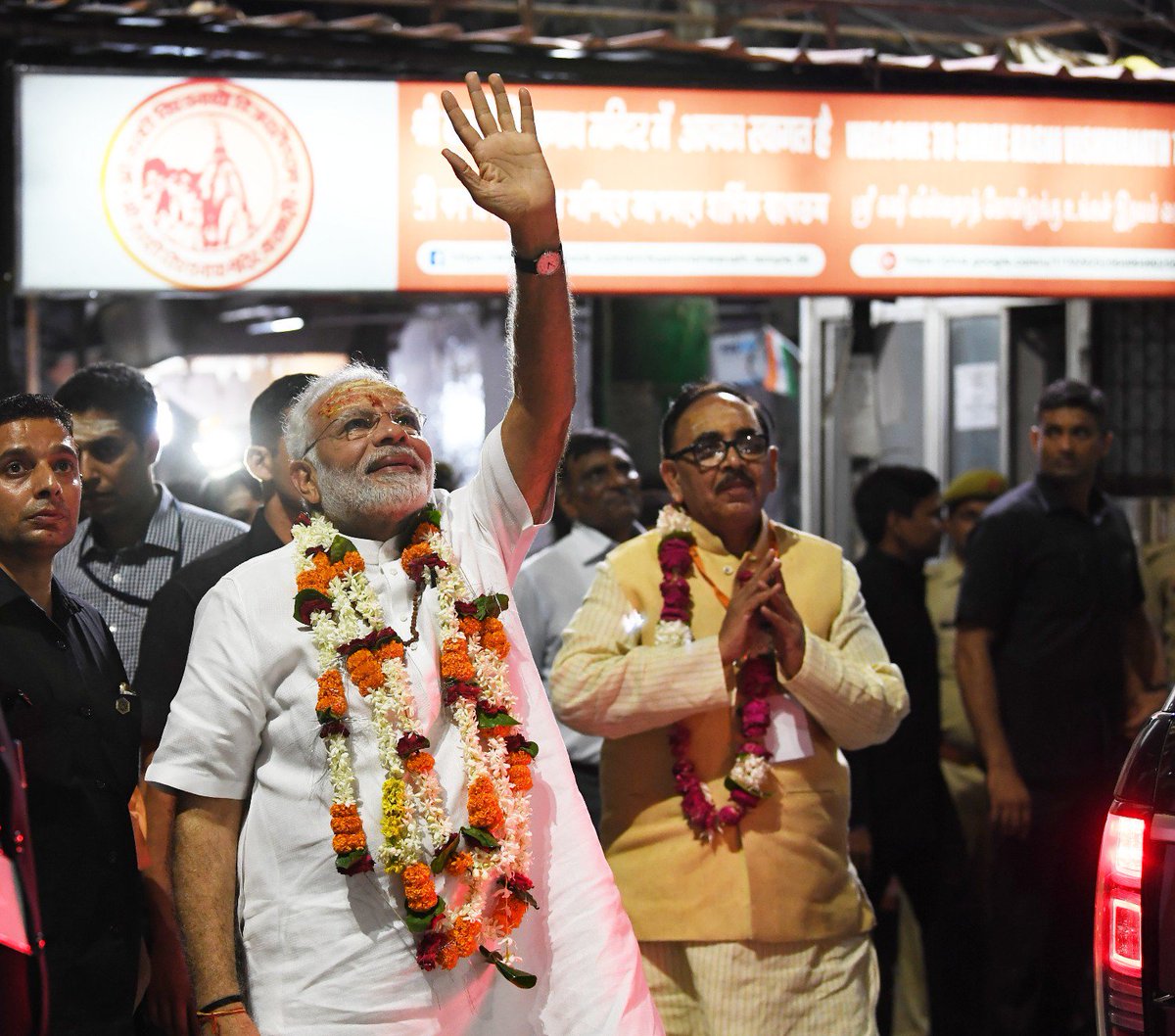 narendramodi tweet picture