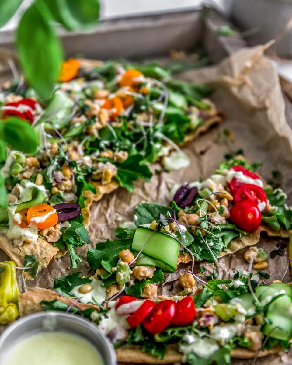 KitchnAdventure's tweet image. This delicious Vegan Greek Chickpea Salad is fast, easy, bursting with flavor, and oh-so-healthy! 💪🏼 Add this hearty Vegan Greek Chickpea salads to a bed of nutritious greens, a quinoa flatbread, lettuce cups, pita pocket, and so much more 🙌🏼✅ buff.ly/2D1GFLH
