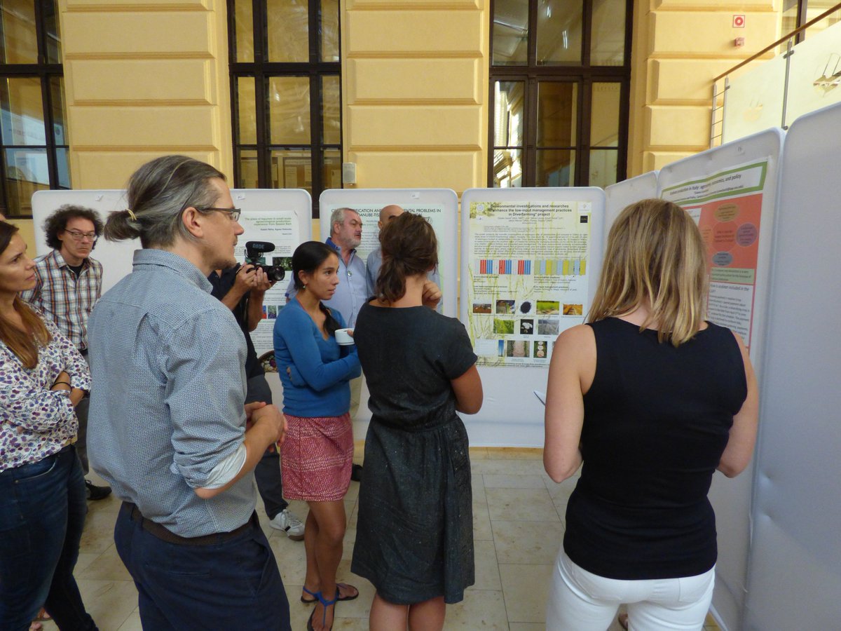 designing information spaces the social navigation approach