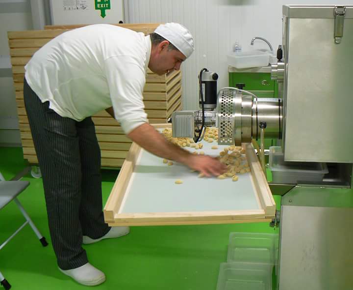 Este fin de semana hemos recibido una triste noticia, Massi de #Pasta #Ecologica #Martinelli, nos ha dejado. Fue la primera persona que probó nuestra sémola y nos animó a seguir cuando eramos todavía un "germen". Nos quedamos con tu inmensa generosidad y alegría. DEP compañero.