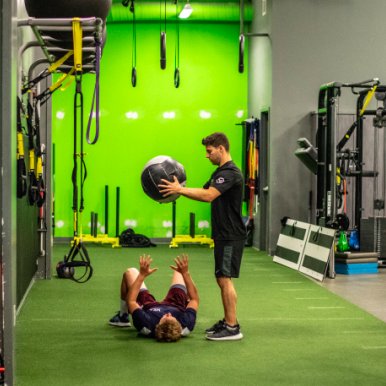 GoParabolic's tweet photo. Our youth athletes never drop the ball when they train!
https://t.co/GWIBgSpfA2
#goparabolic #teamparabolic #youthtraining #youthfitness #enhanceperformance #fitnessknowledge #parabolic #grouptrainer #buildstrength #handeyecoordination #njfitness #motorskills #bodyawareness https://t.co/3mULTtdXgA