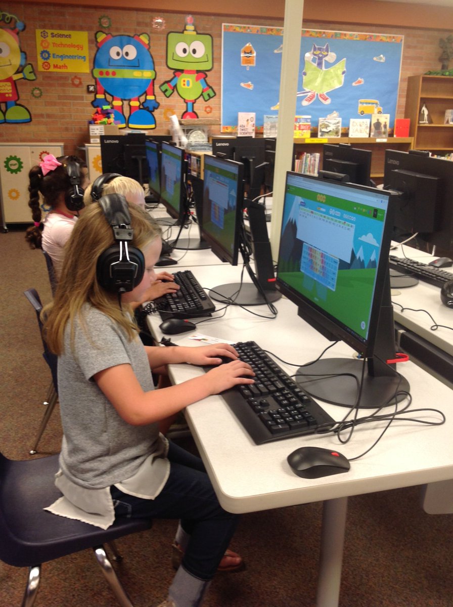 KrystalSpilger's tweet photo. Newell students are having fun learning using Typing Agent. Look at these amazing first graders using correct fingers. @NewellGI  #KnightsofNewell https://t.co/K42cIeXbdY