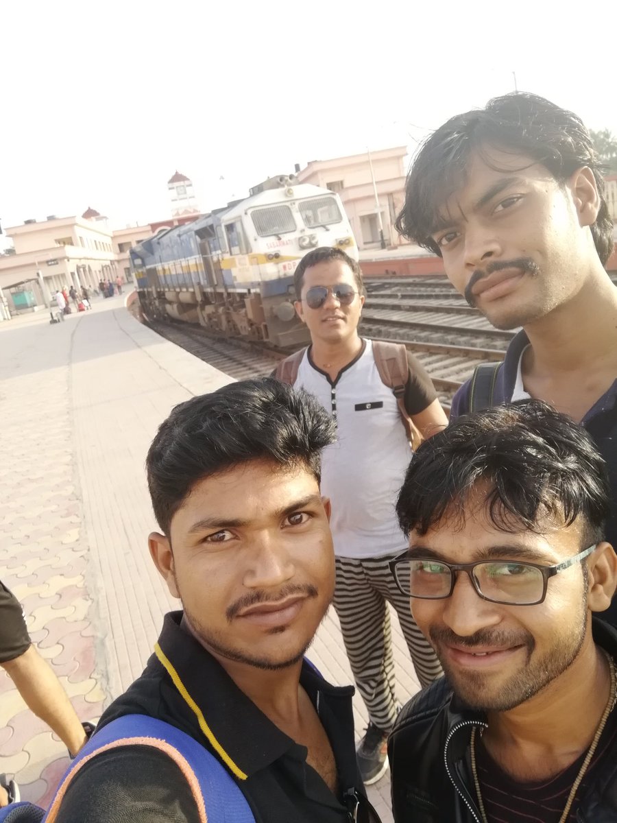 shivpal14081991's tweet photo. आज सोमनाथ की पावन धरती पर आ कर शांति का अनुभव किया । हर हर महादेव । https://t.co/7nMqylul1S