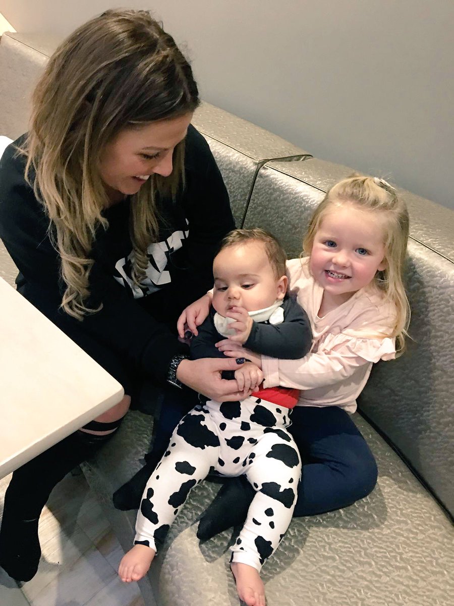 radiochelsea's tweet photo. Minnie loved meeting her little friend Harrison today! @LadyFizzington #socute #buddies #thebiggestsmile https://t.co/kadB4ySKMj