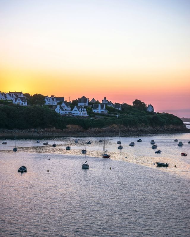 #myfinistere - Carantec au soleil couchant 😍 Merci @flal55 👌 #bretagne #finistere #france #brittany #carantec #sunset #destinationbretagne  #photography #visitfrance #francefr ift.tt/2PG8MS3