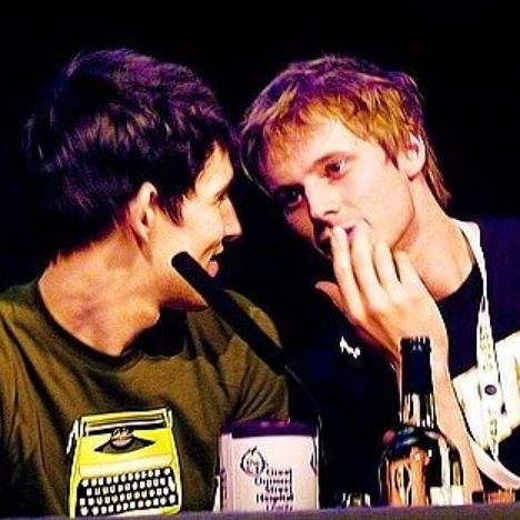 RememberMerthur's tweet photo. Anyways, I came here to say love is very beautiful! ❤️ Just look at them!
#Merlin #Merthur #BradleyJames #ColinMorgan #Brolin https://t.co/WsvVzc1pmD