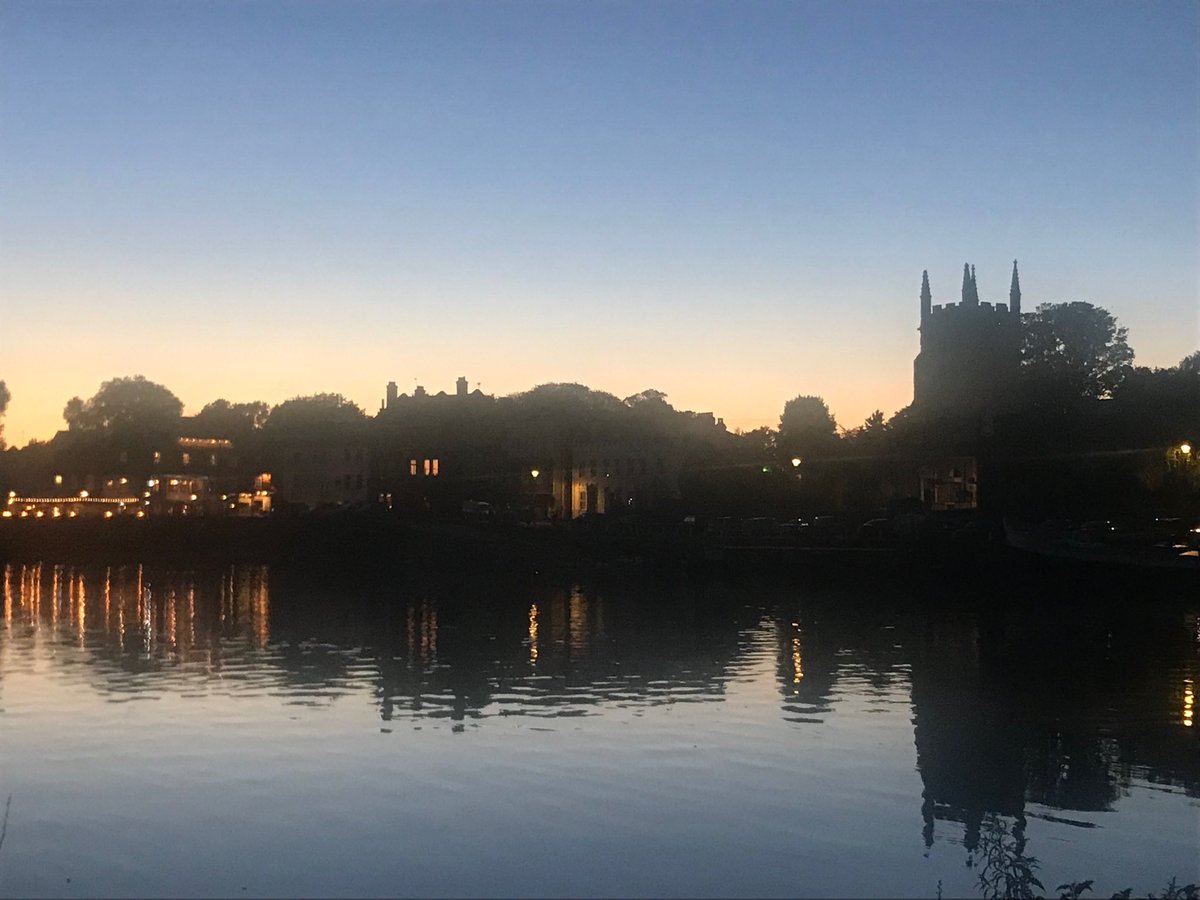 theUKcopywriter's tweet photo. What better way to end your day #freelancing than taking a cycle along the tow path at Kew with your own sneaky g & t and crisps (smoky bacon) to sit and admire the view across the Thames to the #londonapprentice https://t.co/cjkvH0dizS