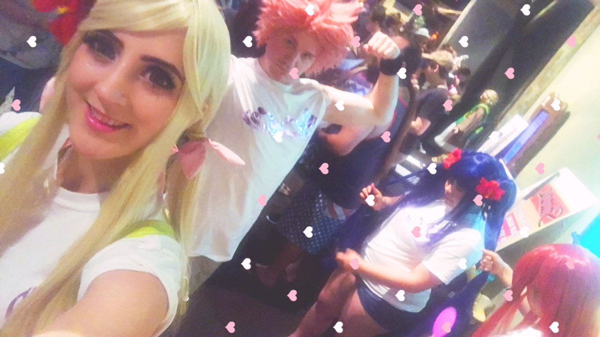 LiddoCait's tweet photo. Take me back to the arcade and my FT family ! !
⭐️⭐️⭐️
Natsu: Doodyp0p (IG)
Wendy: @hoshigiriart
Lisanna: @mermeido
Erza: Xanarcah (IG)
Elie: (Private account)
📸: Dreampunk Entertainment
#Cosplay #FairyTail #teamnatsu #ravemaster #colossalcon2018 https://t.co/xxj8dGfHl1
