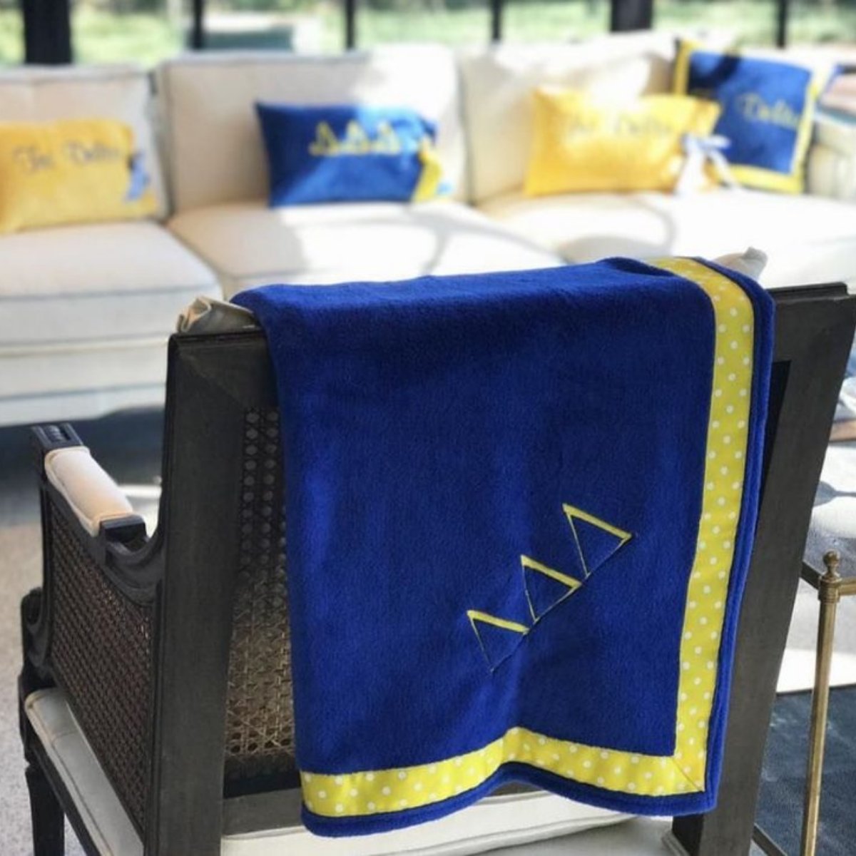 Give your apartment or dorm the Greek treatment.