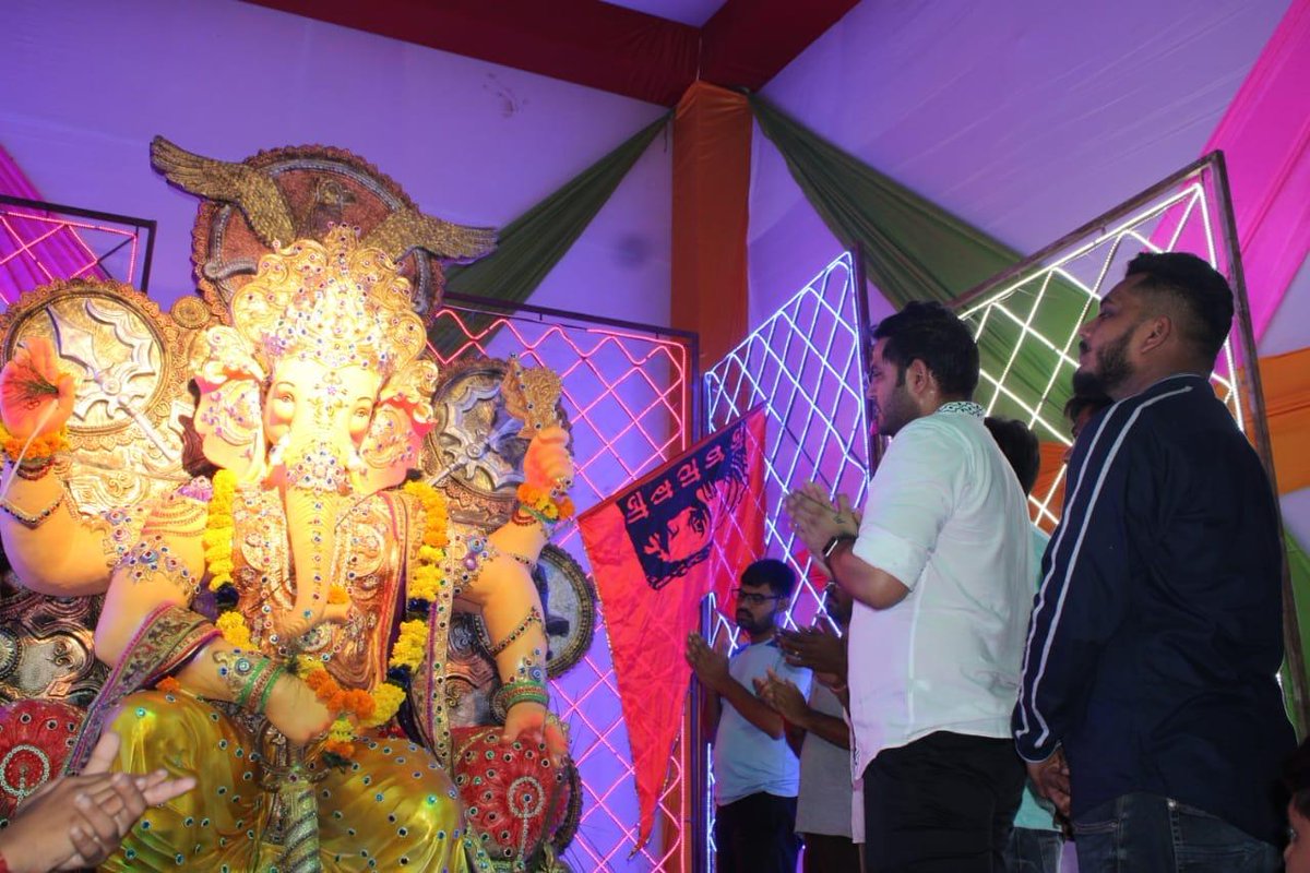 MP_Kanjari's tweet image. Visited Ganeshji and seeked blessings with #YuvaMorcha at various places in Ghogamba Taluka.

Each Ganeshji has a unique enchanting feeling which made us feel divine. I appreciate the efforts put in by youth of #Ghoghamba.

#BJP #youth #Ganesha #Ganeshji #GaneshChaturthi