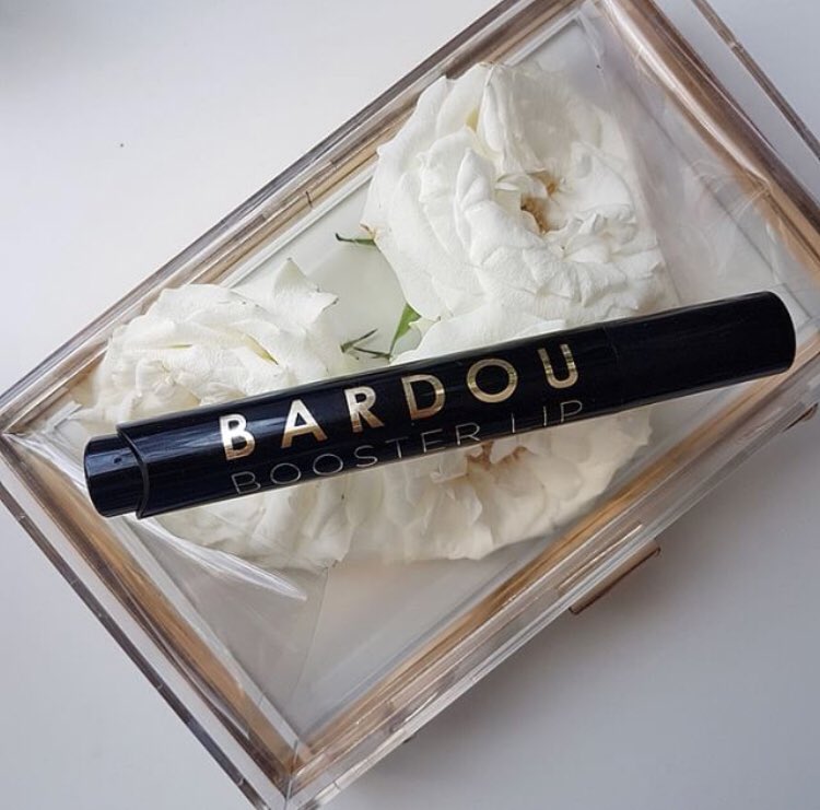Pucker up 💋⠀⠀⠀⠀⠀⠀⠀⠀⠀
The #BoosterLip will nourish and repair your pout whilst also plumping with its honey enriched formulation. Shop now: thebardou.com/products/boost…