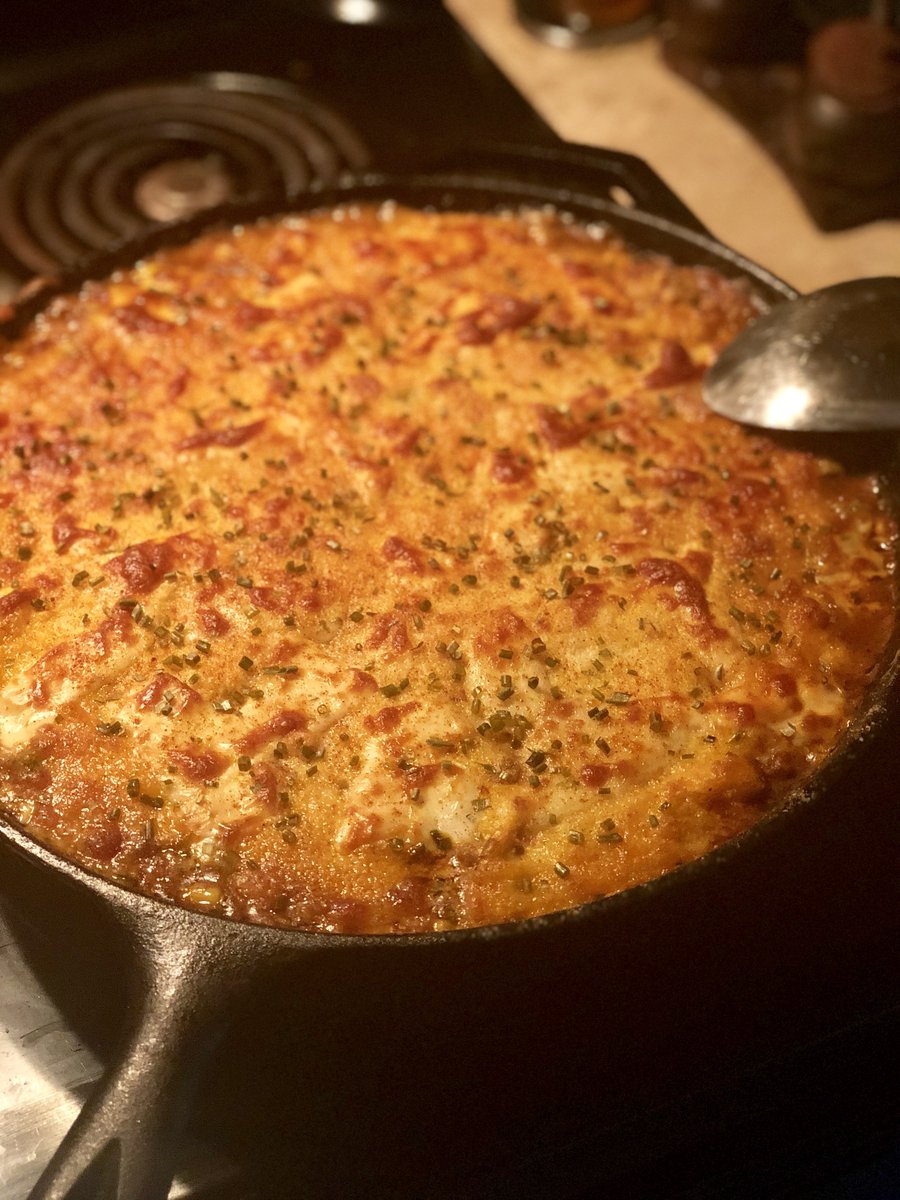 ChefJeffPhilbin's tweet photo. A simple dish like this #sheperdspie shouldn’t have simple flavors it should be loved and tended to like a shepherd among his flock...see what I did there 😂👨‍🌾🐐
.
.
.
lamb, carrots, peas, onions, garlic, mashed potatoes
.
#chefjeffphilbin #masterchef https://t.co/cajTrE4uo6
