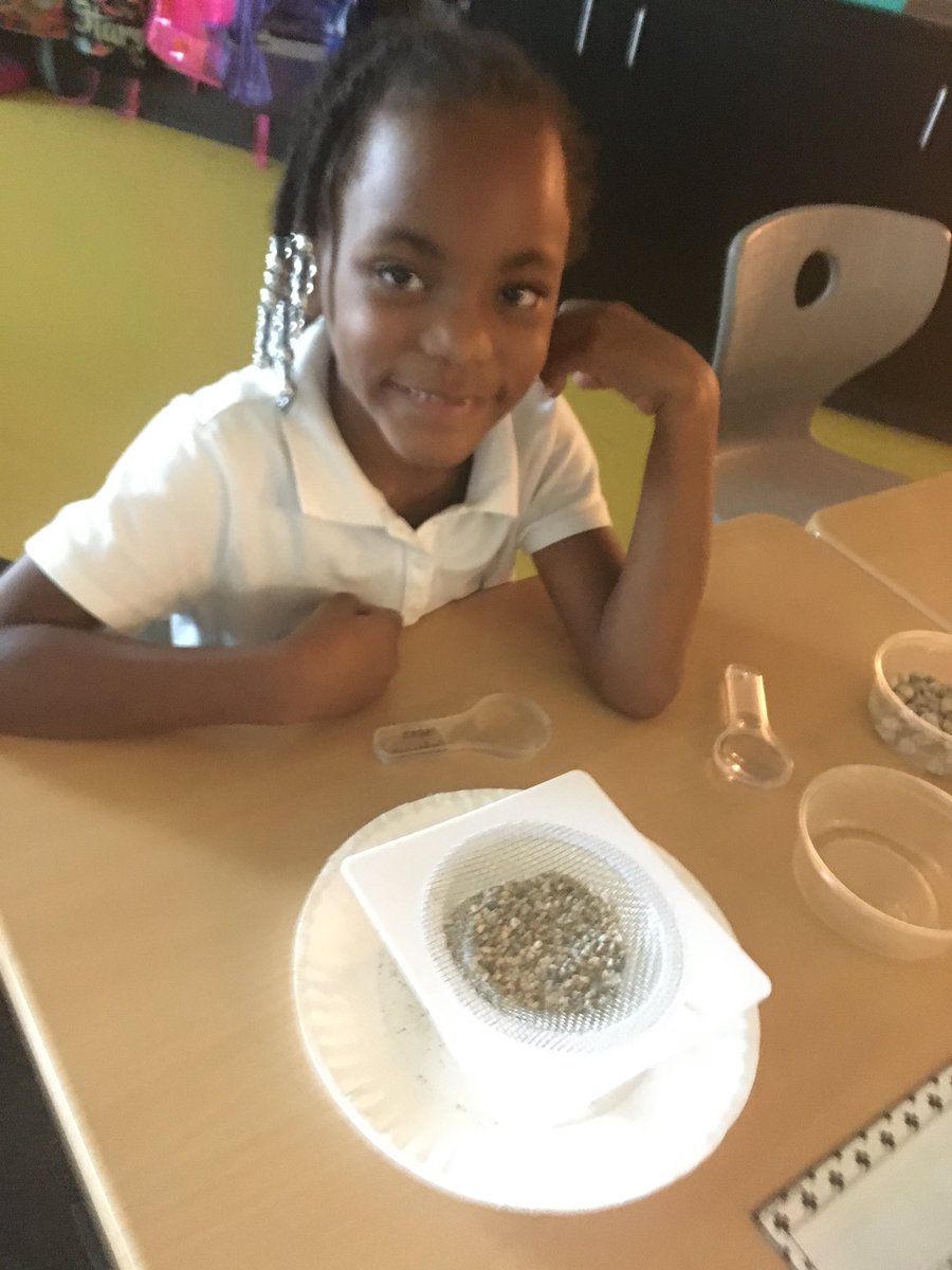 pgloverNCCAE's tweet photo. Today we used sifters to investigate pebbles, sand and silt! We sorted the mixture by size! #sciencebrains https://t.co/T5i3byqVei