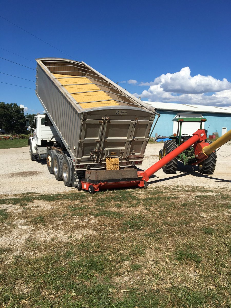 clapper51's tweet photo. Day 1. Load 1. #Harvest2018 https://t.co/yH3VaEWKfP