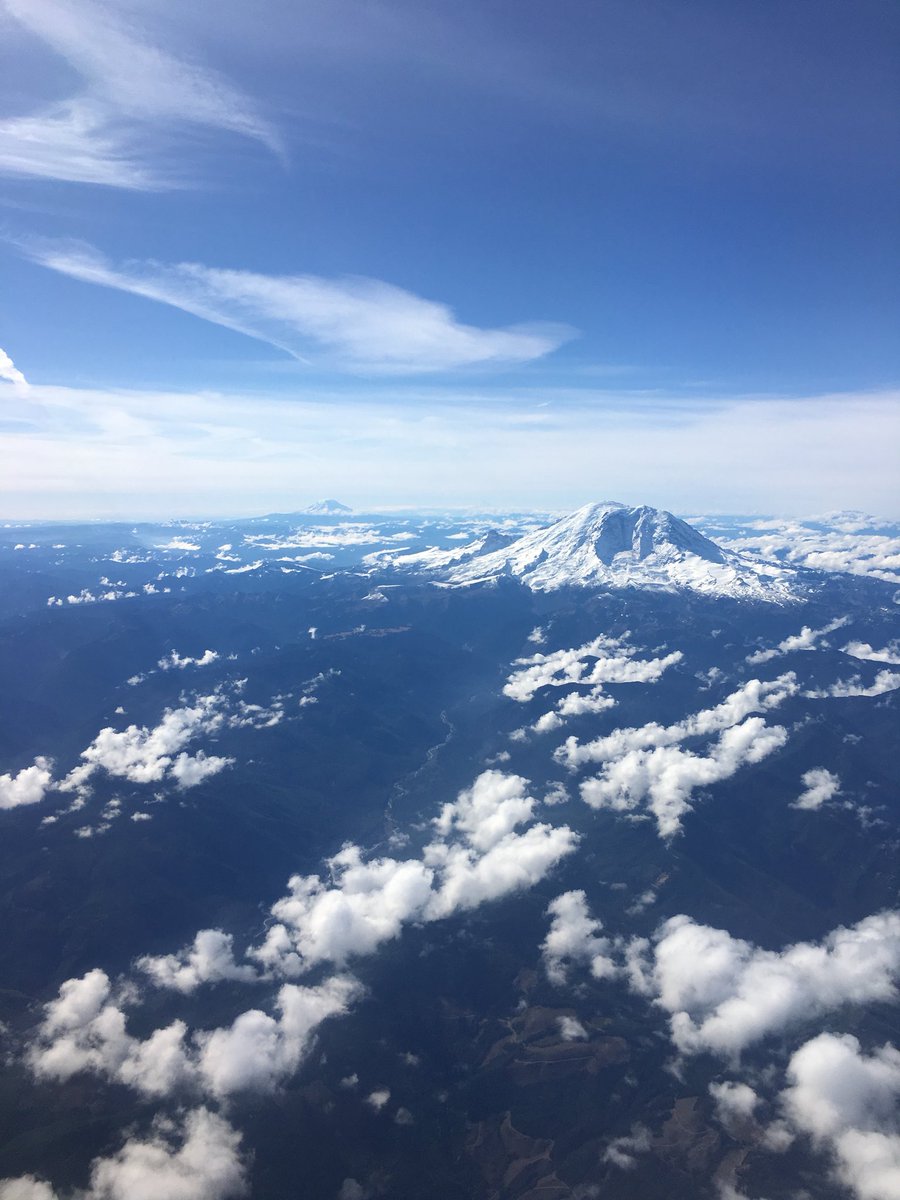 Cari_SCF's tweet photo. Gorgeous view of Mt Rainier with Mt Hood in background flying into SeaTac today! Excited to see our NW partners at the SeeClickFix Workshop hosted by @CityofTukwila https://t.co/EdhMLSfanx